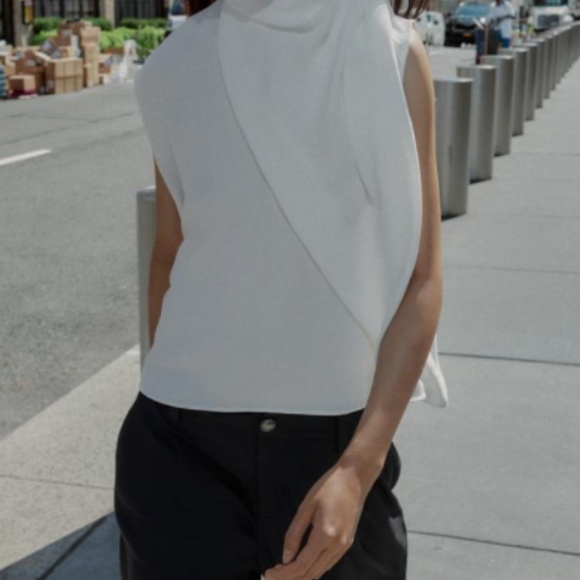 Asymmetric Crepe top from Zara - Picture 1 of 6